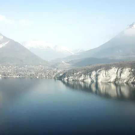 Les Eaux Vives *